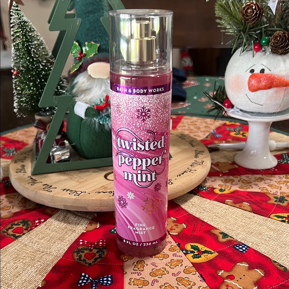 NEW Bath & Body Works Twisted Peppermint Mist - Pink